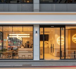 Cửa Kính Cường Lực Chống Ồn Cho Quán Trà Sữa: Giải Pháp Cho Mặt Tiền Đường Lớn