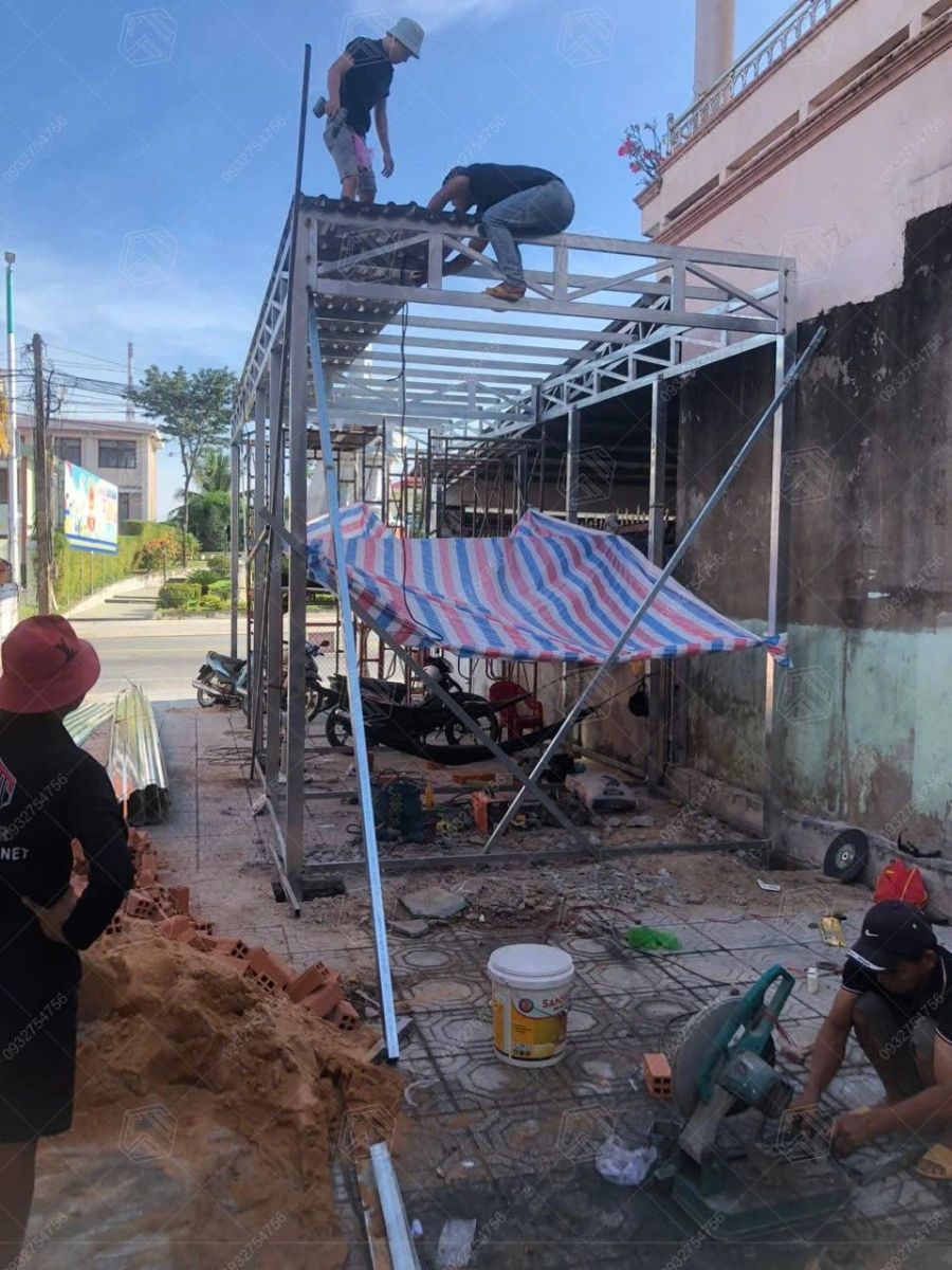 Chuẩn bị mặt bằng quán trà sữa Anh Quang